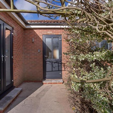 The Luxury Potting Shed With Free Parking! York Exterior foto