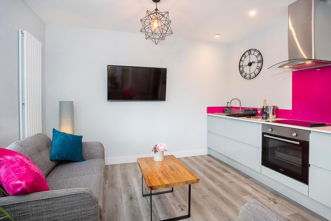 The Luxury Potting Shed With Free Parking! York Exterior foto
